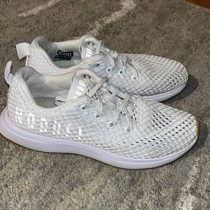 WHITE MESH NOBULL RUNNERS